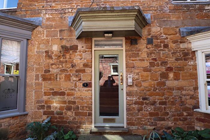 2 Bedroom Apartment To Rent In High Street East, Uppingham, Rutland, LE15