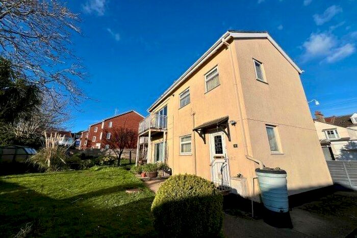 2 Bedroom Maisonette To Rent In Mead Close, Paignton, TQ3