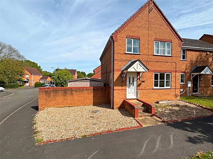 3 Bedroom Semi-Detached House For Sale In Beech Rise, Sleaford, Lincolnshire, NG34