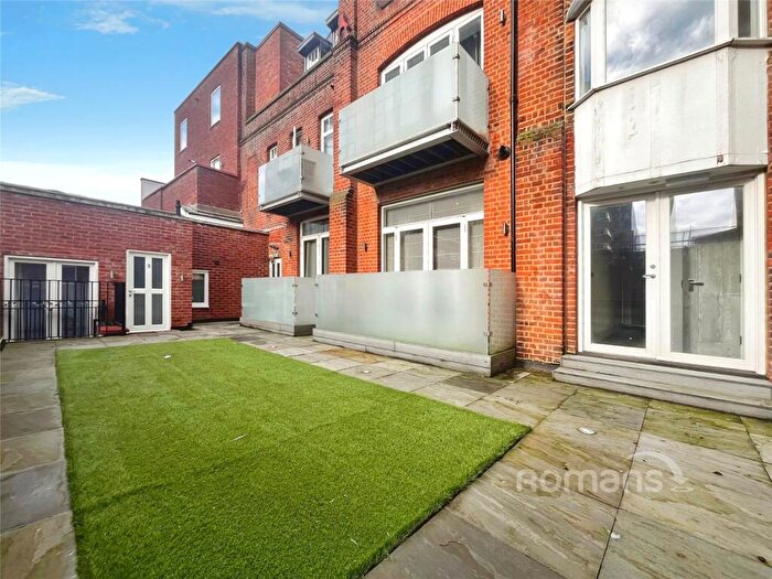 1 Bedroom Apartment For Sale In High Street, Maidenhead, Berkshire, SL6