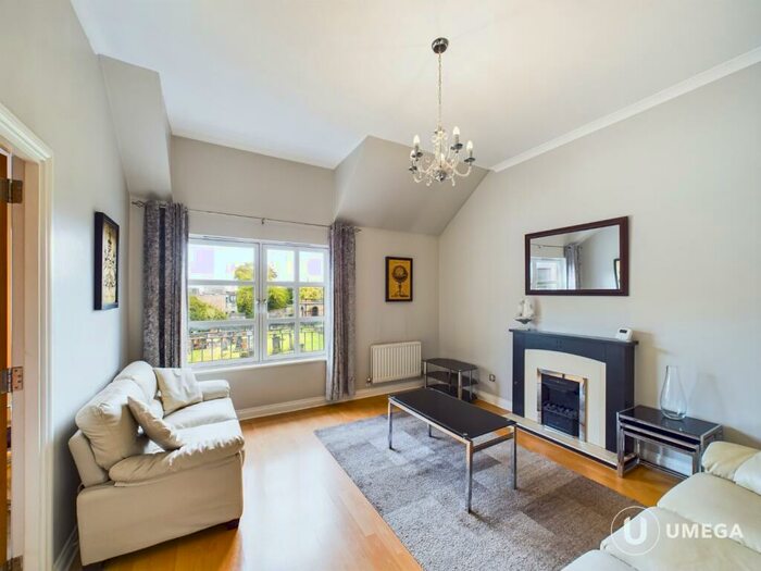 2 Bedroom Flat To Rent In Old Tolbooth Wynd, Old Town, Edinburgh, EH8
