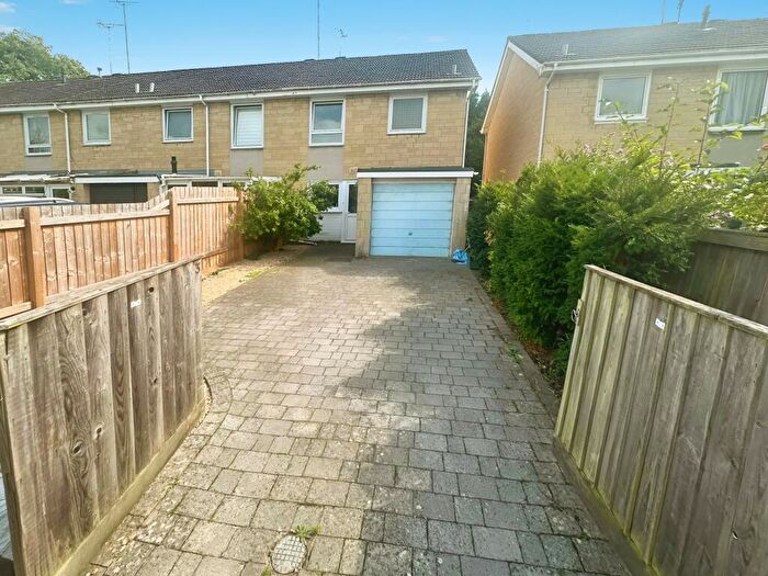 3 Bedroom Semi-Detached House To Rent In Estcote Road, Cirencester, GL7