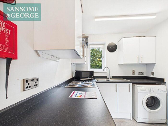 Apartment For Sale In Poppy Field, Lychpit, Basingstoke, Hampshire, RG24
