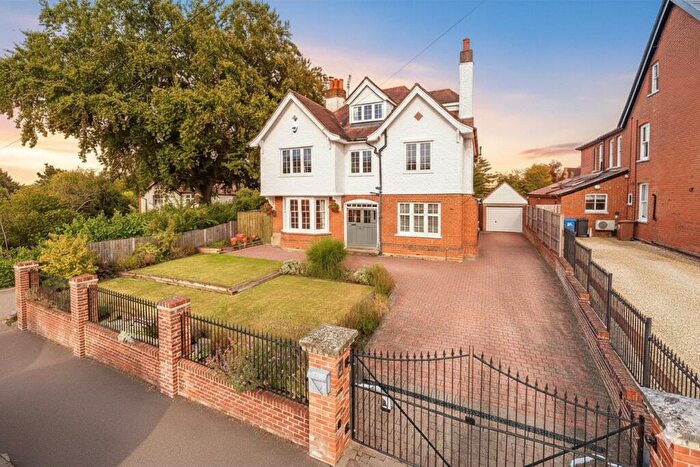 5 Bedroom Detached House For Sale In Westerfield Road, Ipswich, Suffolk, IP4