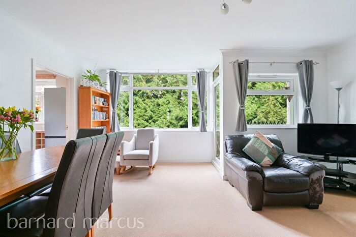 2 Bedroom Flat For Sale In London Road, Redhill, RH1