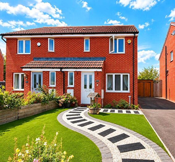 3 Bedroom Semi-Detached House For Sale In Brickworth Place, Swindon, SN3