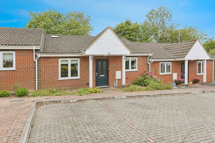 2 Bedroom Bungalow For Sale In Brickfield Farm Close, Longfield, Kent, DA3