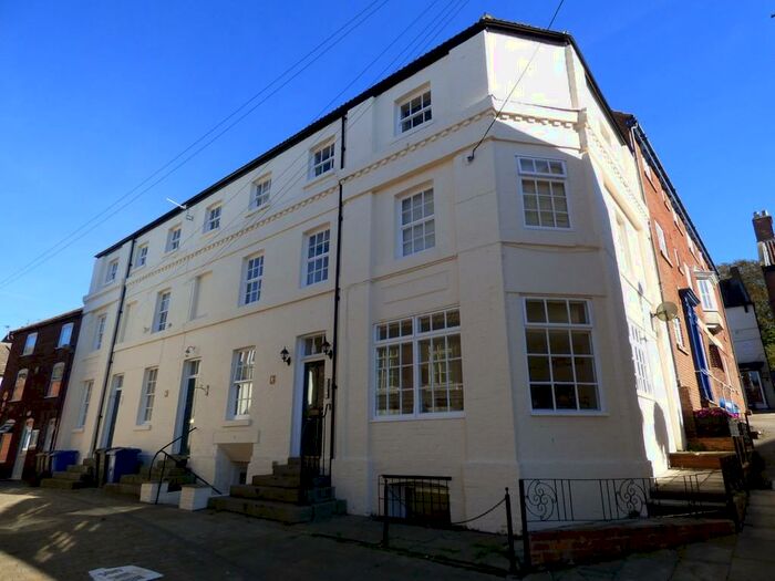 2 Bedroom Apartment To Rent In Market Place, Caistor, LN7
