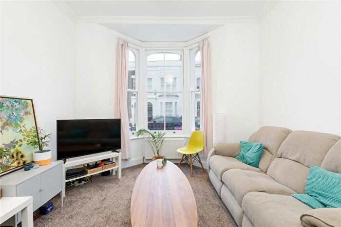 4 Bedroom Terraced House To Rent In Clinton Road, London, E3