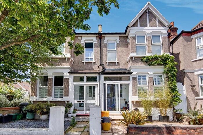 4 Bedroom Semi Detached House For Sale In Arrol Road, Beckenham, BR3