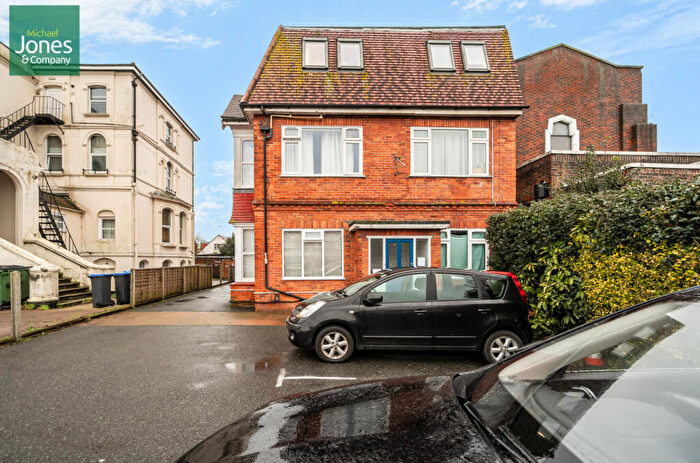 1 Bedroom Flat To Rent In Broadwater Road, Worthing, West Sussex, BN14