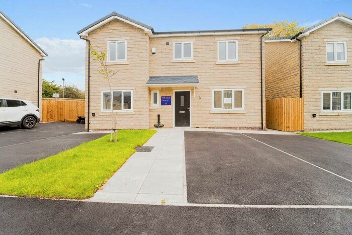 4 Bedroom Detached House For Sale In The Meadows, Lane Ends Close Barnoldswick, Lancashire, BB18