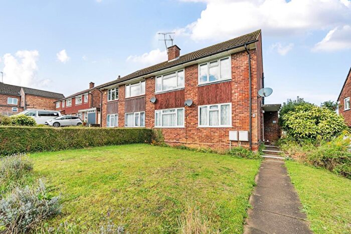 2 Bedroom Flat To Rent In Chesham, Buckinghamshire, HP5