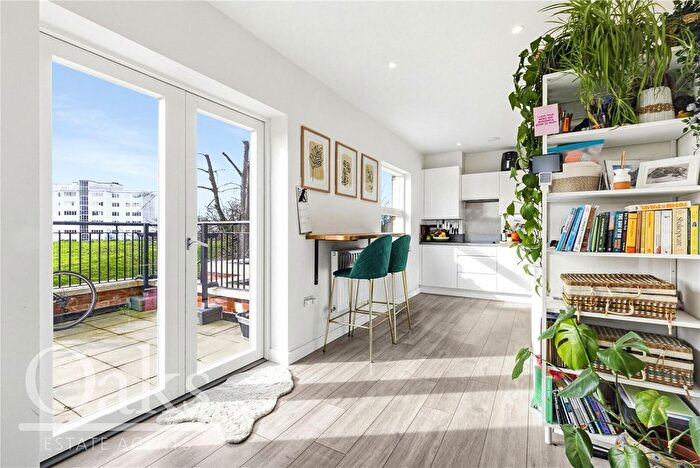 1 Bedroom Flat For Sale In Palace Road, Tulse Hill, SW2