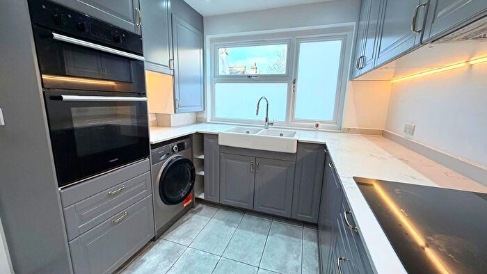 3 Bedroom Maisonette To Rent In Buckingham Road, London, E15
