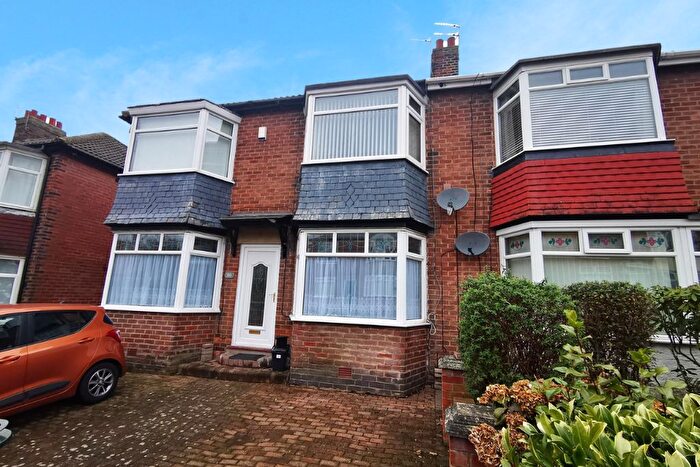 2 Bedroom Flat To Rent In Ovington Grove, Newcastle Upon Tyne, NE5