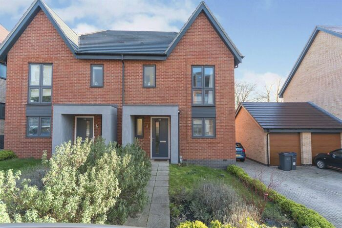 3 Bedroom Property To Rent In New House Farm Drive, Northfield, Birmingham, B31