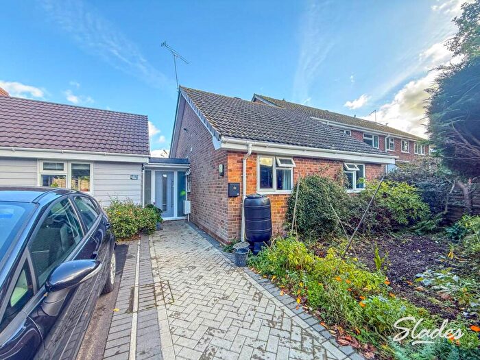 2 Bedroom Bungalow To Rent In Rosehill Drive, Bransgore, Christchurch, BH23