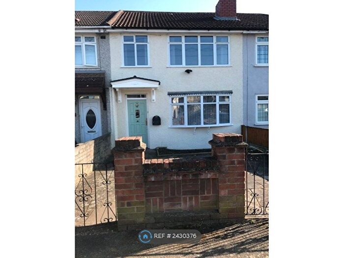 3 Bedroom Terraced House To Rent In St. Andrews Avenue, Hornchurch, RM12