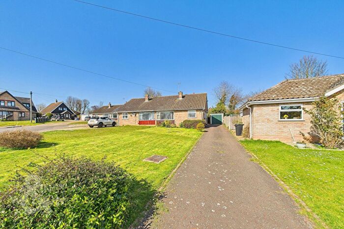 3 Bedroom Semi-Detached Bungalow For Sale In St. Georges Close, Thurton, Norwich, NR14