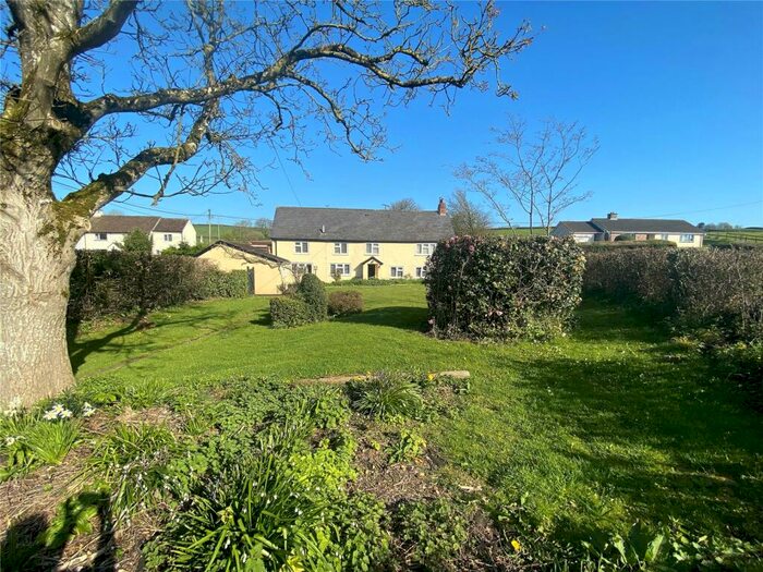 4 Bedroom Detached House For Sale In Washfield, Tiverton, EX16