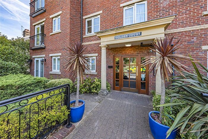 1 Bedroom Flat For Sale In London Road, Isleworth, TW7