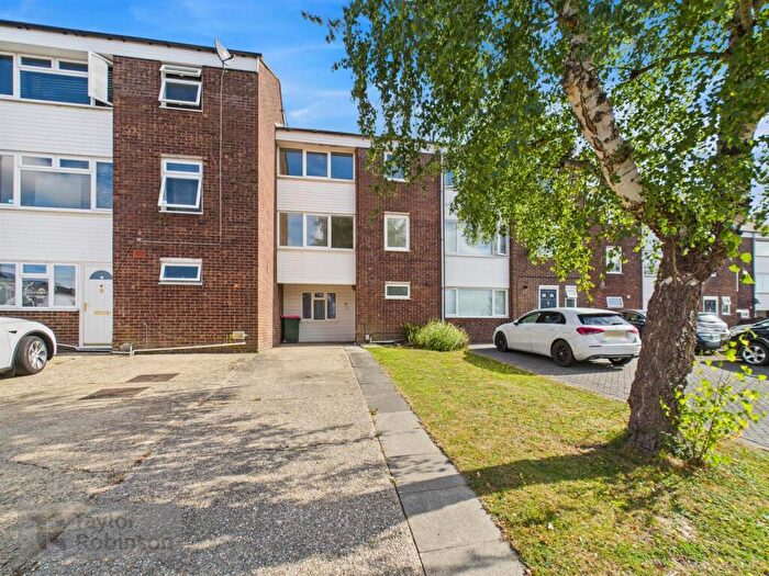 4 Bedroom Terraced House For Sale In Southgate, Crawley, RH11