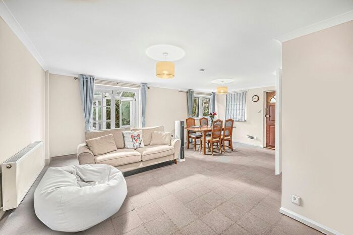 3 Bedroom End Terrace House For Sale In Friars Mead, Manchester Road, E14