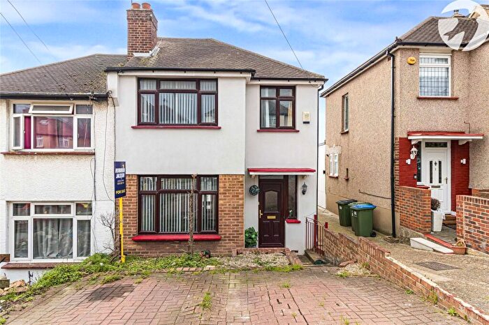 3 Bedroom Semi Detached House For Sale In Duncroft, Plumstead, SE18