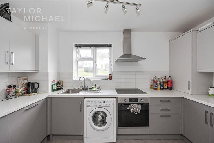 3 Bedroom Flat To Rent In Horton Road, Brighton, BN1