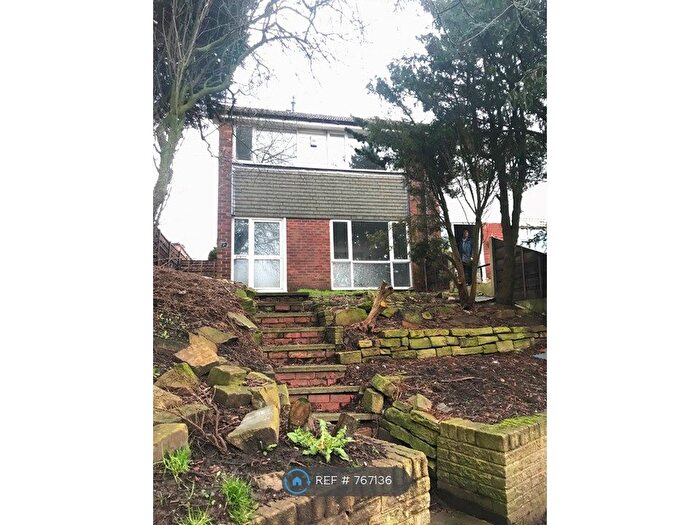 3 Bedroom End Terrace House To Rent In Chatsworth Street, Oldham, OL4