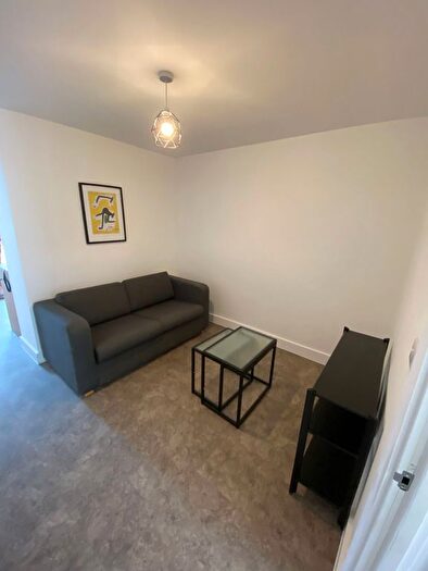3 Bedroom Flat To Rent In Bath Road, Bristol, BS4
