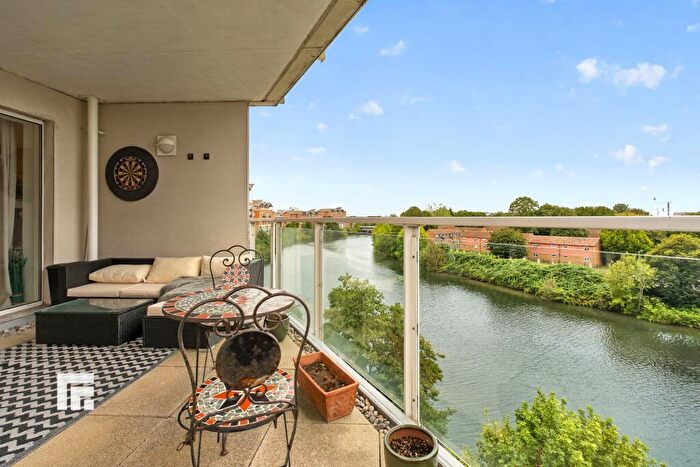 2 Bedroom Apartment For Sale In Marseille House, Hansen Court, Century Wharf, Cardiff, CF10