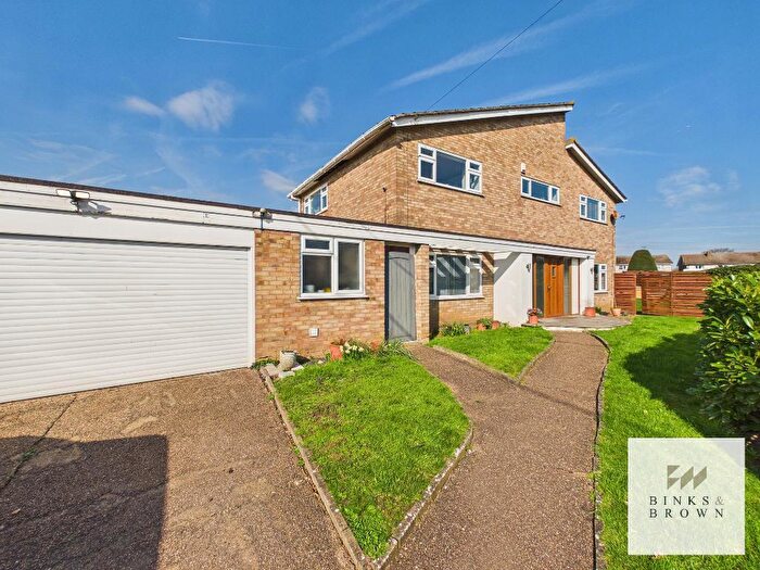 4 Bedroom Detached House For Sale In Recreation Avenue, Corringham, SS17