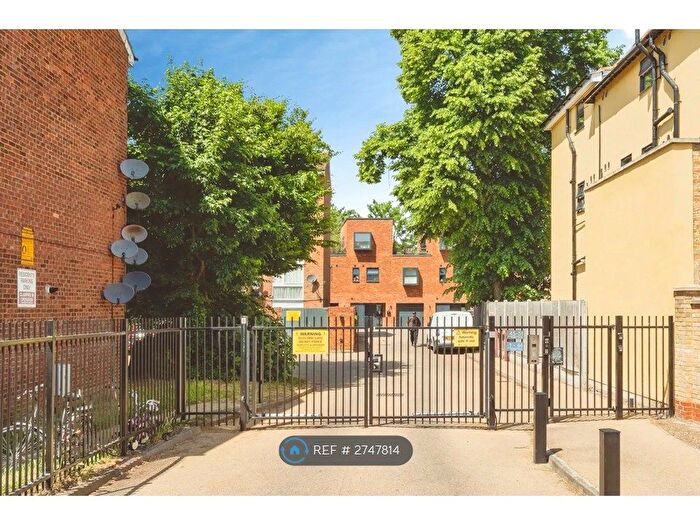 1 Bedroom Flat To Rent In Radlett Close, London, E7