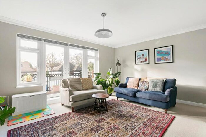 3 Bedroom Apartment For Sale In Bromley Grove, Bromley, BR2