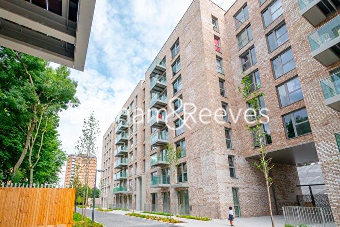 1 Bedroom Apartment To Rent In Chamberlain Court, Ironworks Way, E13