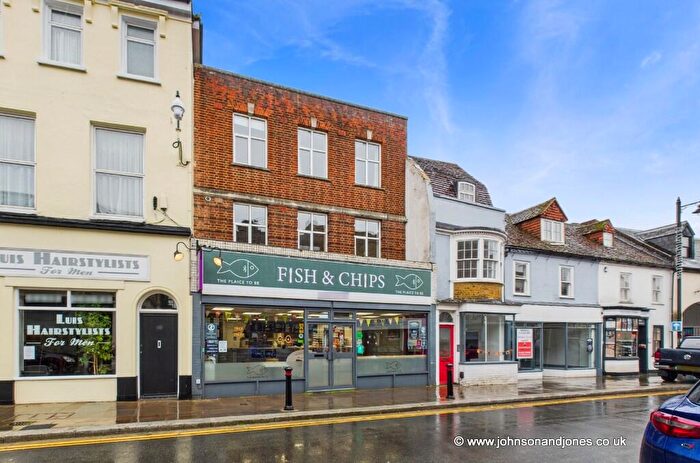 3 Bedroom Apartment To Rent In Guildford Street, Chertsey, Surrey, KT16