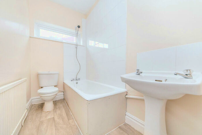 1 Bedroom Apartment To Rent In Brooks Hall Road, Ipswich, IP1