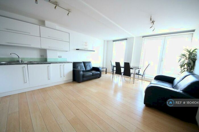 2 Bedroom Flat To Rent In Mowlem Street, Bethnal Green, E2