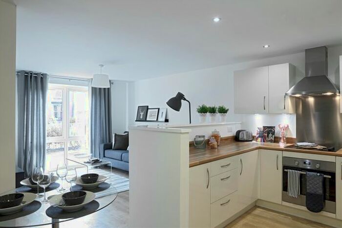 2 Bedroom Flat To Rent In Heyfields, Worsley, M28