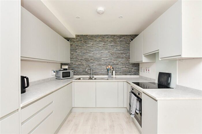 2 Bedroom Flat For Sale In Richmond Street, Herne Bay, Kent, CT6