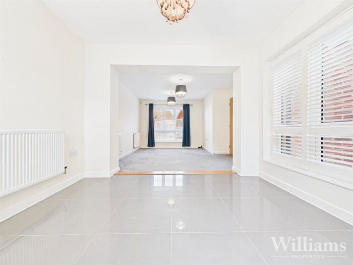 4 Bedroom Semi-Detached House To Rent In Avalon Street, Aylesbury, HP18