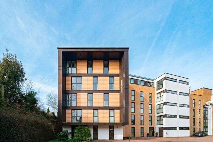 2 Bedroom Flat For Sale In Carter House, Wandsworth, London, SW11