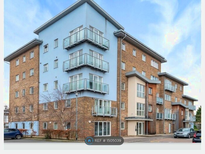 1 Bedroom Flat To Rent In Sundeala Close, Sunbury-On-Thames, TW16