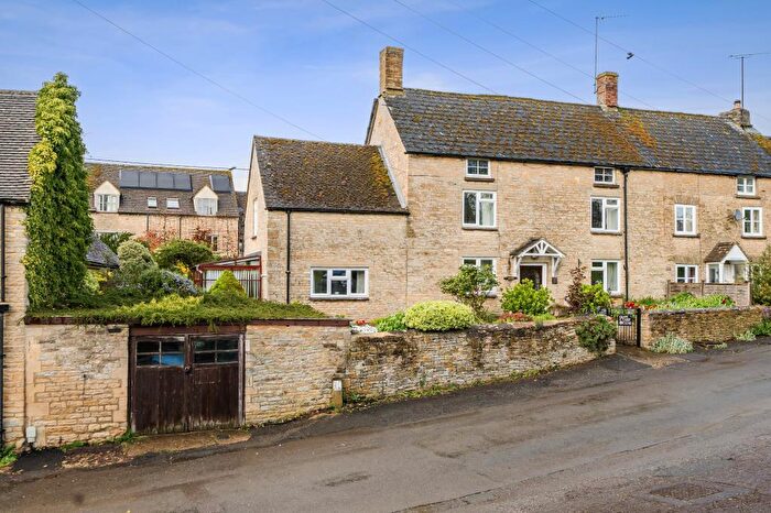 3 Bedroom Cottage For Sale In Mill End, Chadlington, OX7