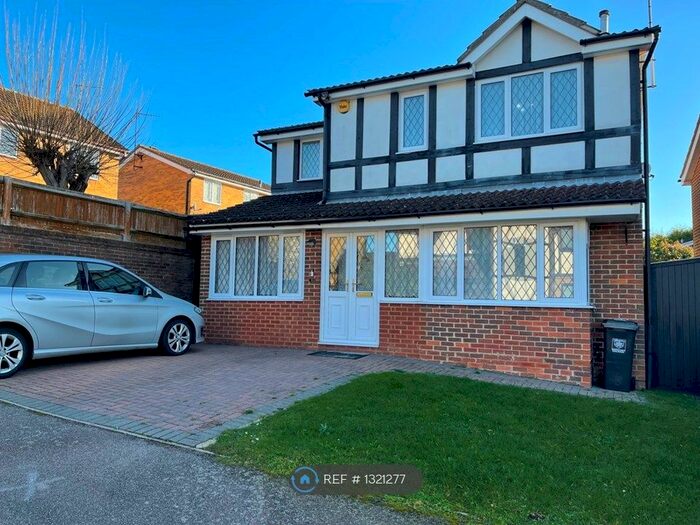 4 Bedroom Detached House To Rent In Campion Road, Hemel Hempstead HP1