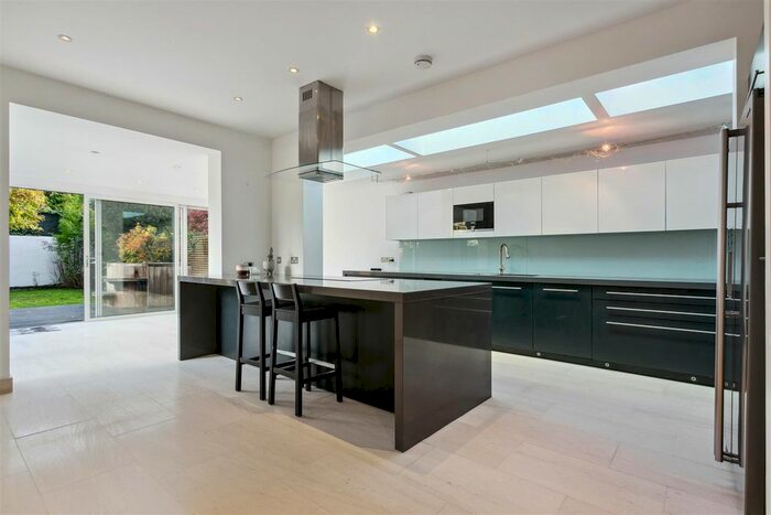 5 Bedroom Semi-Detached House To Rent In Silver Crescent, London, W4