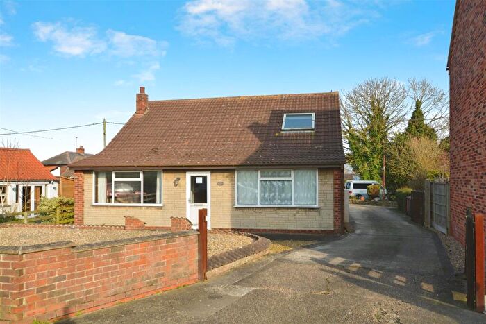 3 Bedroom Bungalow For Sale In High Street, East Butterwick, DN17