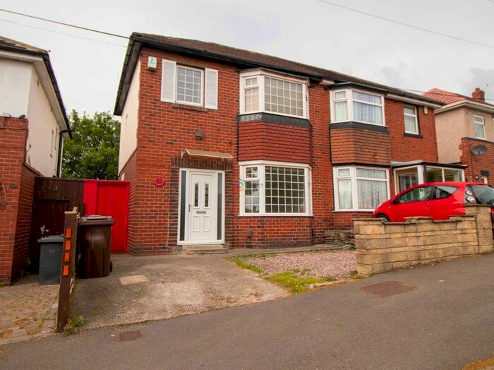 3 Bedroom Semi-Detached House To Rent In Windmill Lane, Sheffield, S5